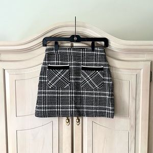 *2/$10 SALE* Zara Textured mini skirt XS